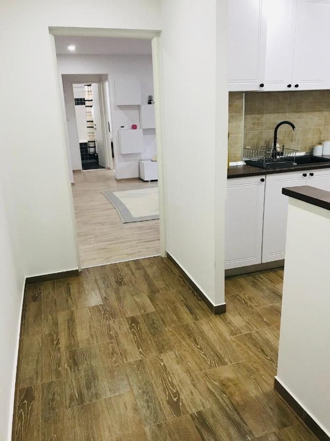 Comfy Apartment - Free Private Parking,Ac,Wi-Fi Carei Ngoại thất bức ảnh