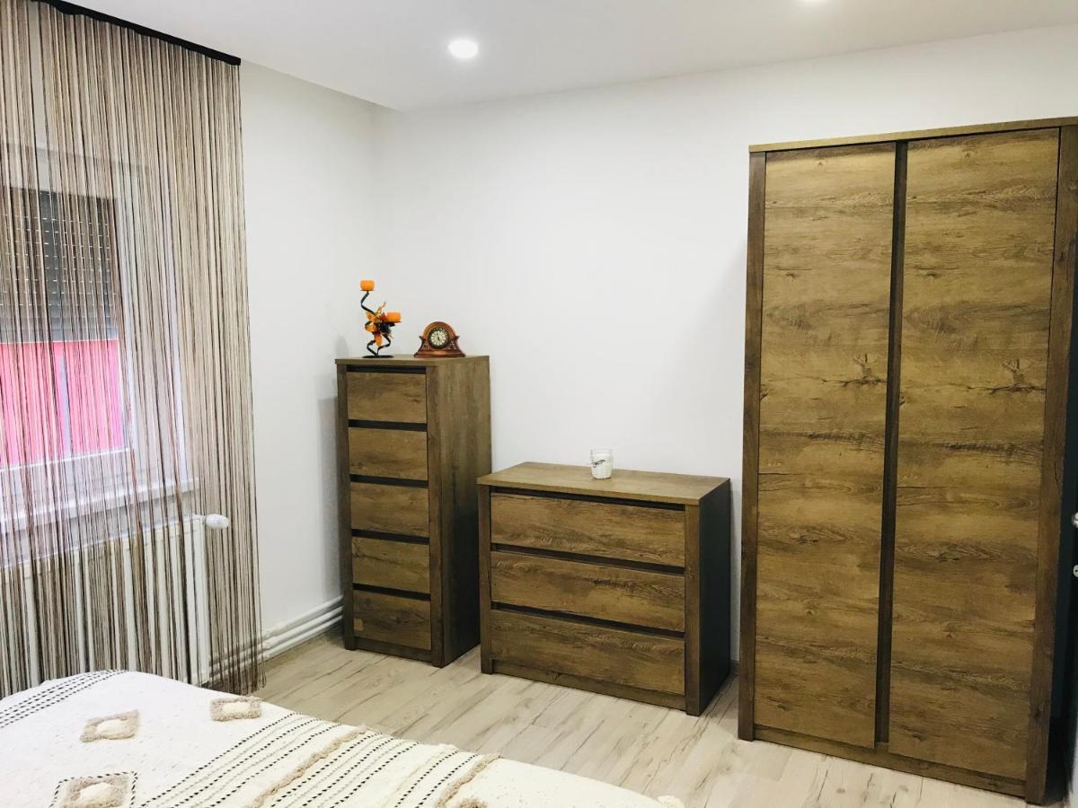 Comfy Apartment - Free Private Parking,Ac,Wi-Fi Carei Ngoại thất bức ảnh